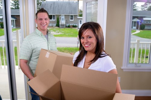 Removal van service in Richmond upon Thames near local residential streets