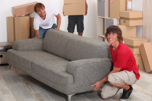 Customer booking a moving service with a delivery checklist